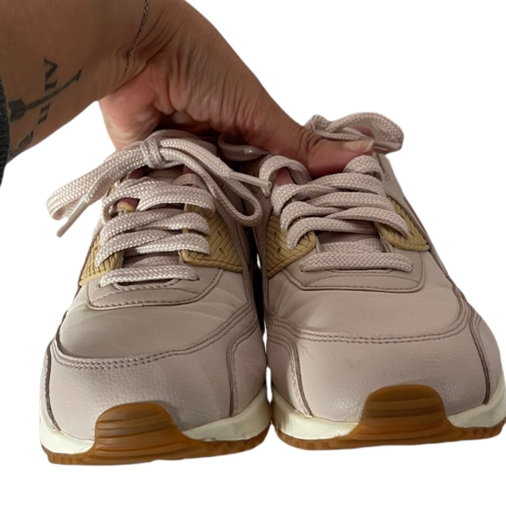 🔴SOLD🔴Nike Air Max 90 Pink and Beige Sneakers Size 7.5 - Picture 8 of 10